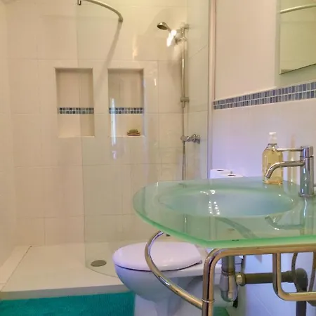 B&B Belle Et Spacieuse Chambre D'hotes Avec Piscine *